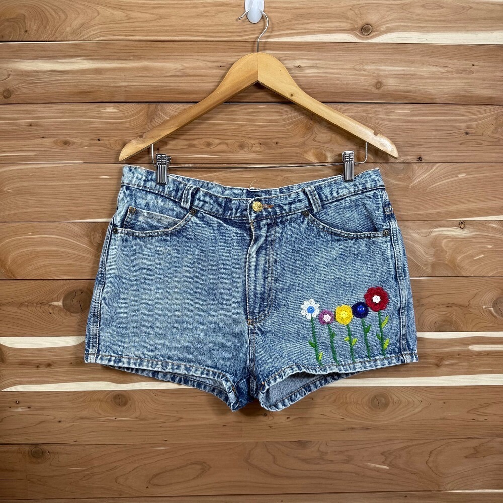 Vintage Acid Wash Denim Shorts Crochet Flower Embroidery High Waisted Womens 34